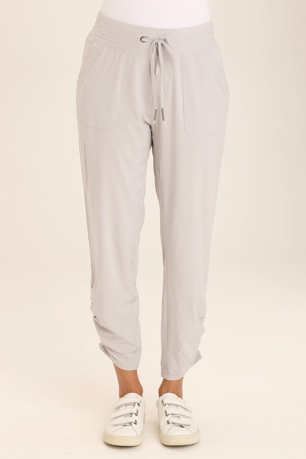 Lyan Active Whisper Stretch Ruched Crop Legging