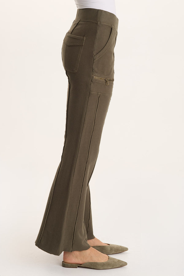 Ninian Twill Knit Zipper Pocket Flared Pant